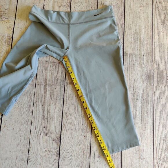 Girl's Nike Dri-Fit workout capri legging sz L - Picture 4 of 10